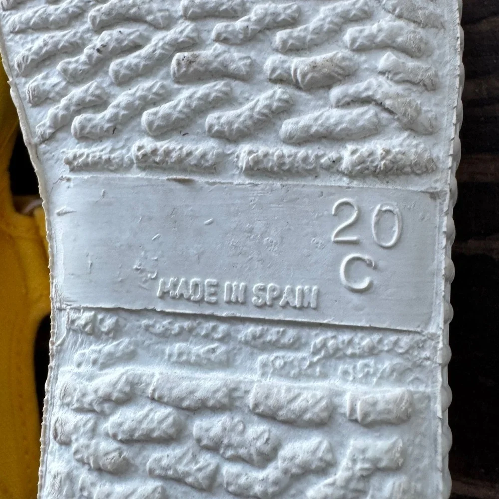 Cienta Canvas Yellow and White Mary Jane Shoe - Picture 7 of 10